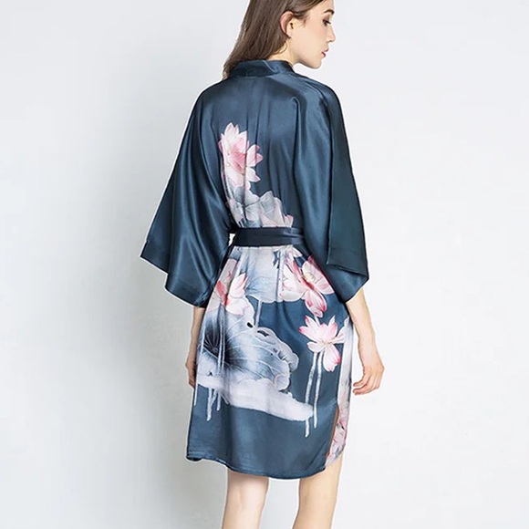Kim & Ono Washable Silk Kimono - OS - Picture 5 of 13